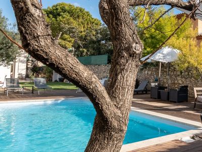 Villa with garden and swimming pool