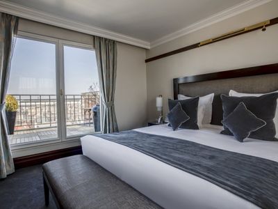 Luxury Penthouse Suite with 360° Paris Views in Saint Germain-des-Prés