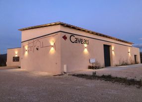 Family wine estate at the foot of Ventoux