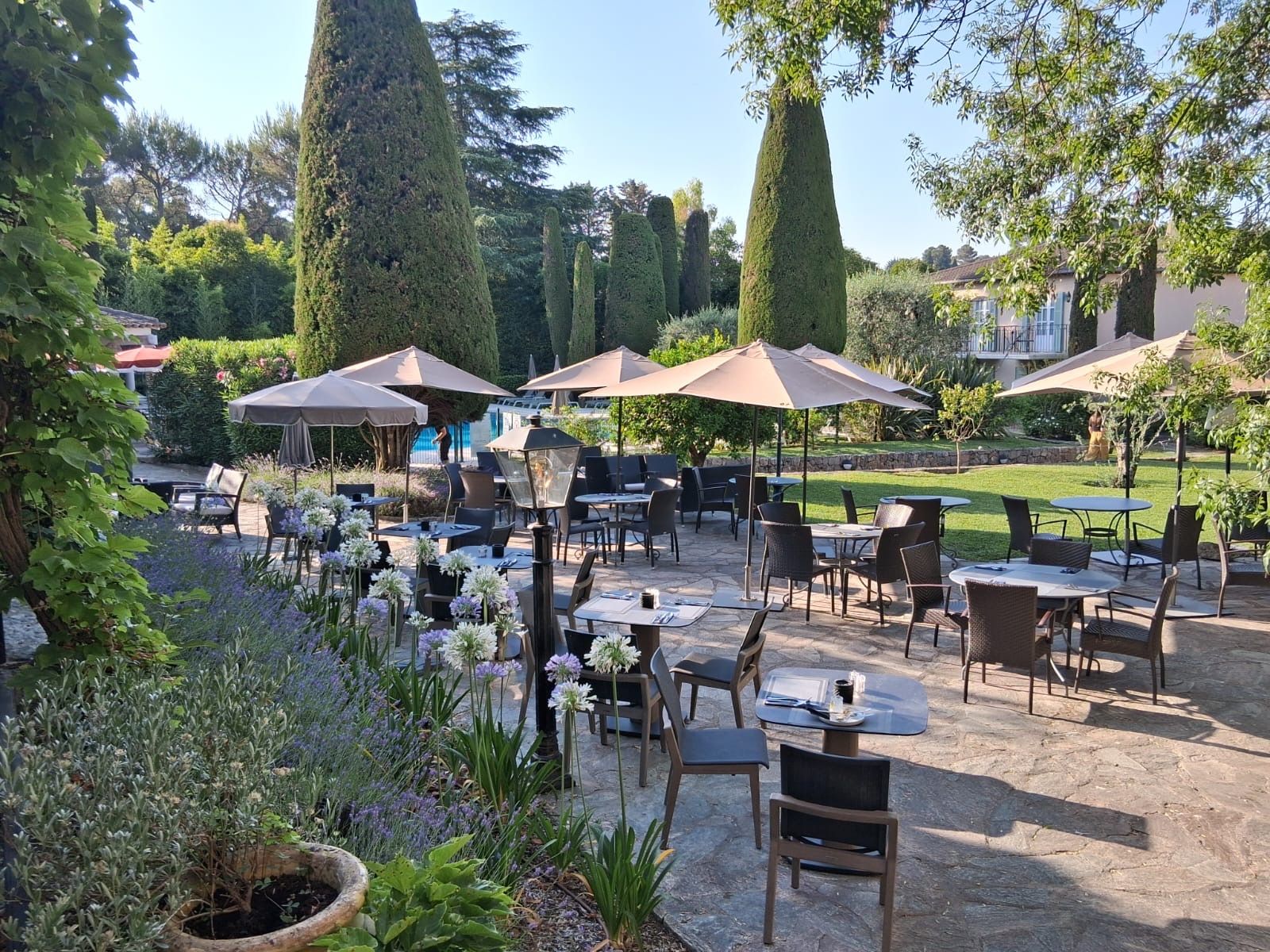 Hotel, restaurant and garden in Mougins