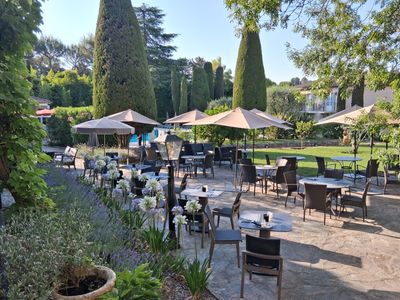 Hotel, restaurant and garden in Mougins