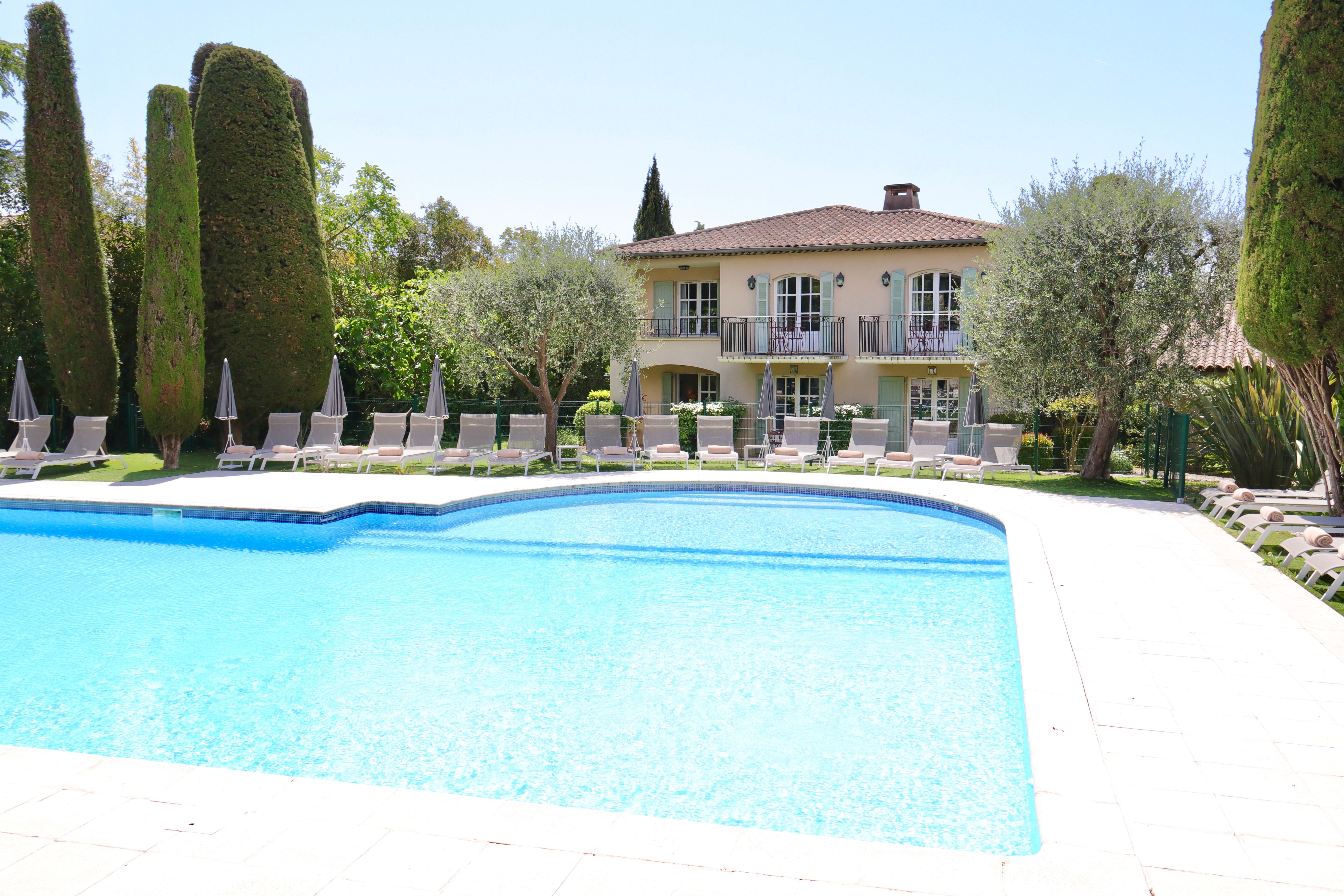 Hotel, restaurant and garden in Mougins
