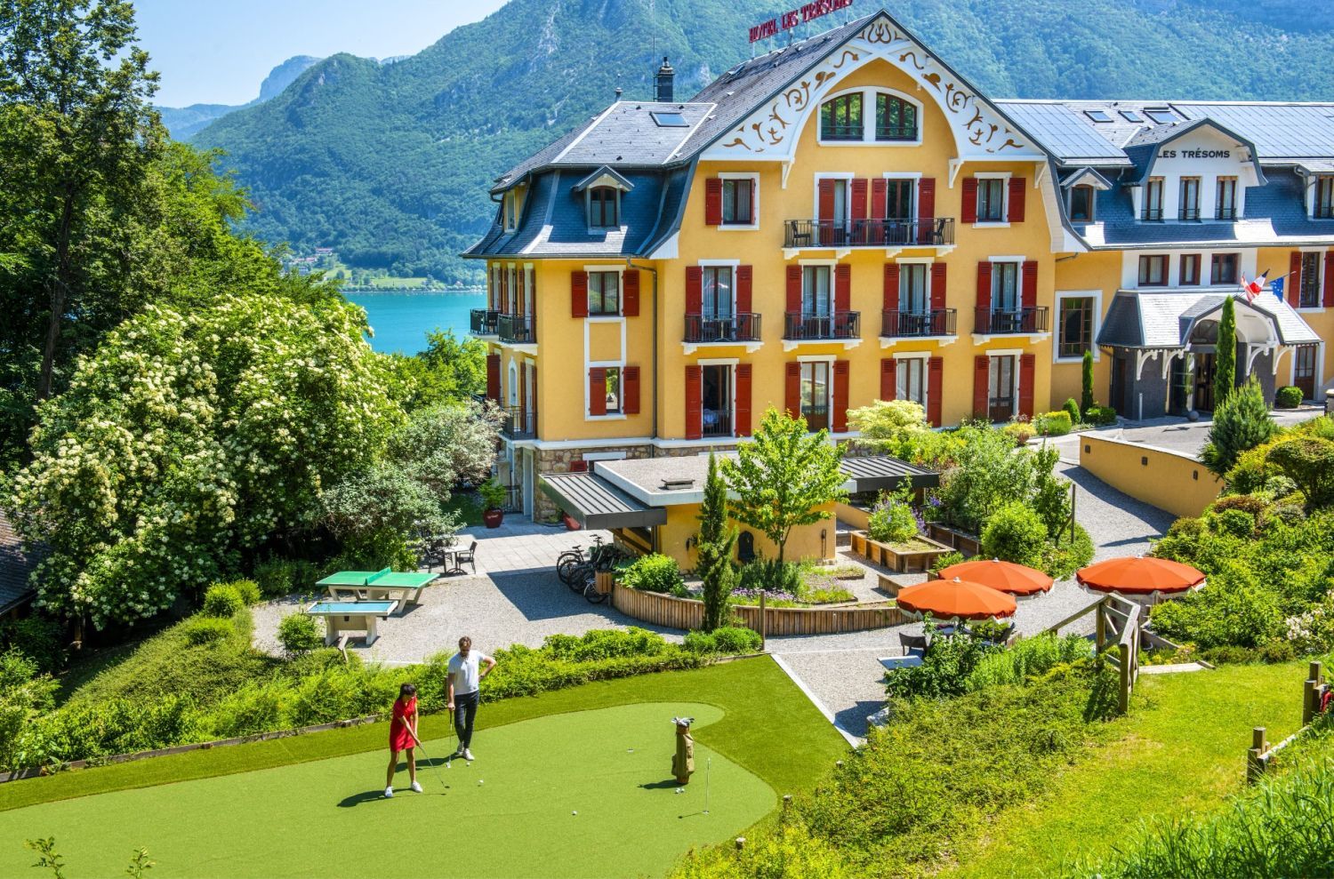 Hotel with Spa on the heights of Lake Annecy