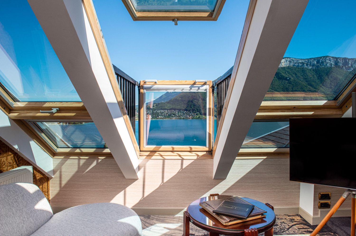Hotel with Spa on the heights of Lake Annecy