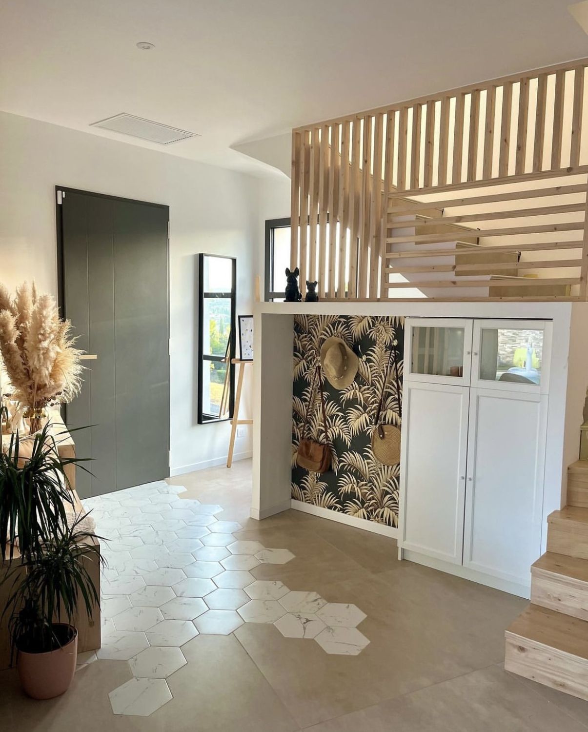Contemporary villa with large garden 1800 m²