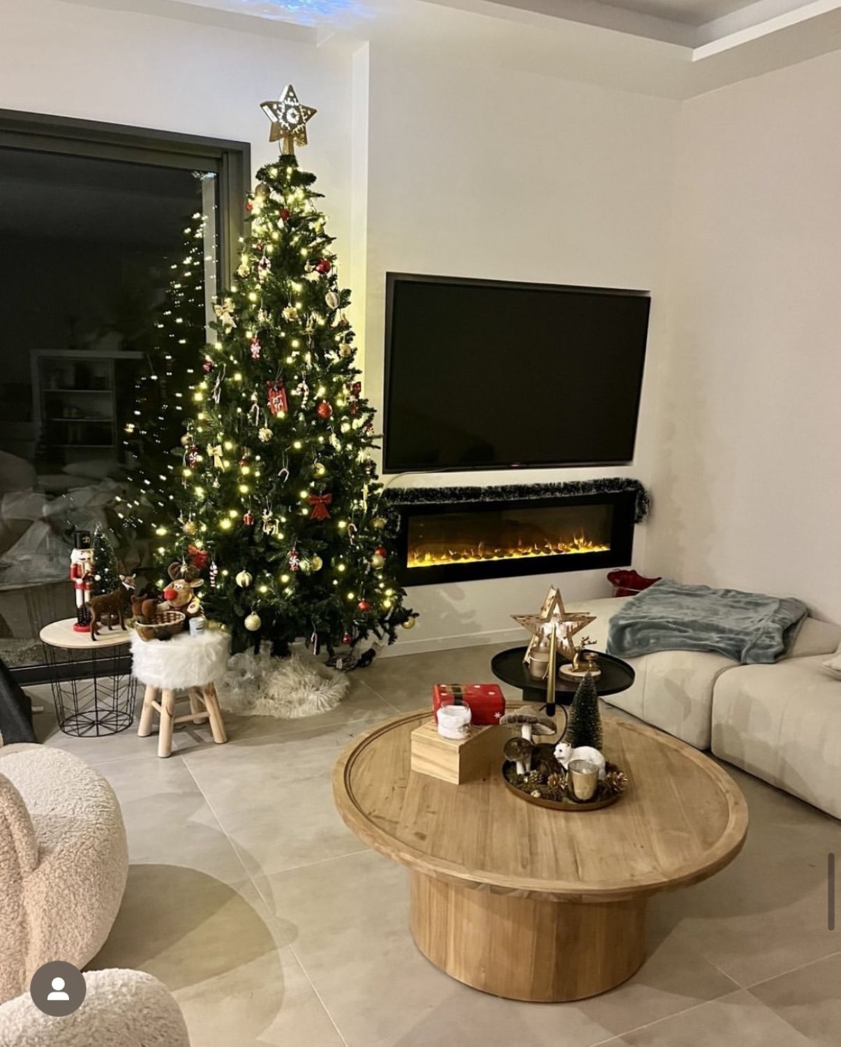 Contemporary villa with large garden 1800 m²