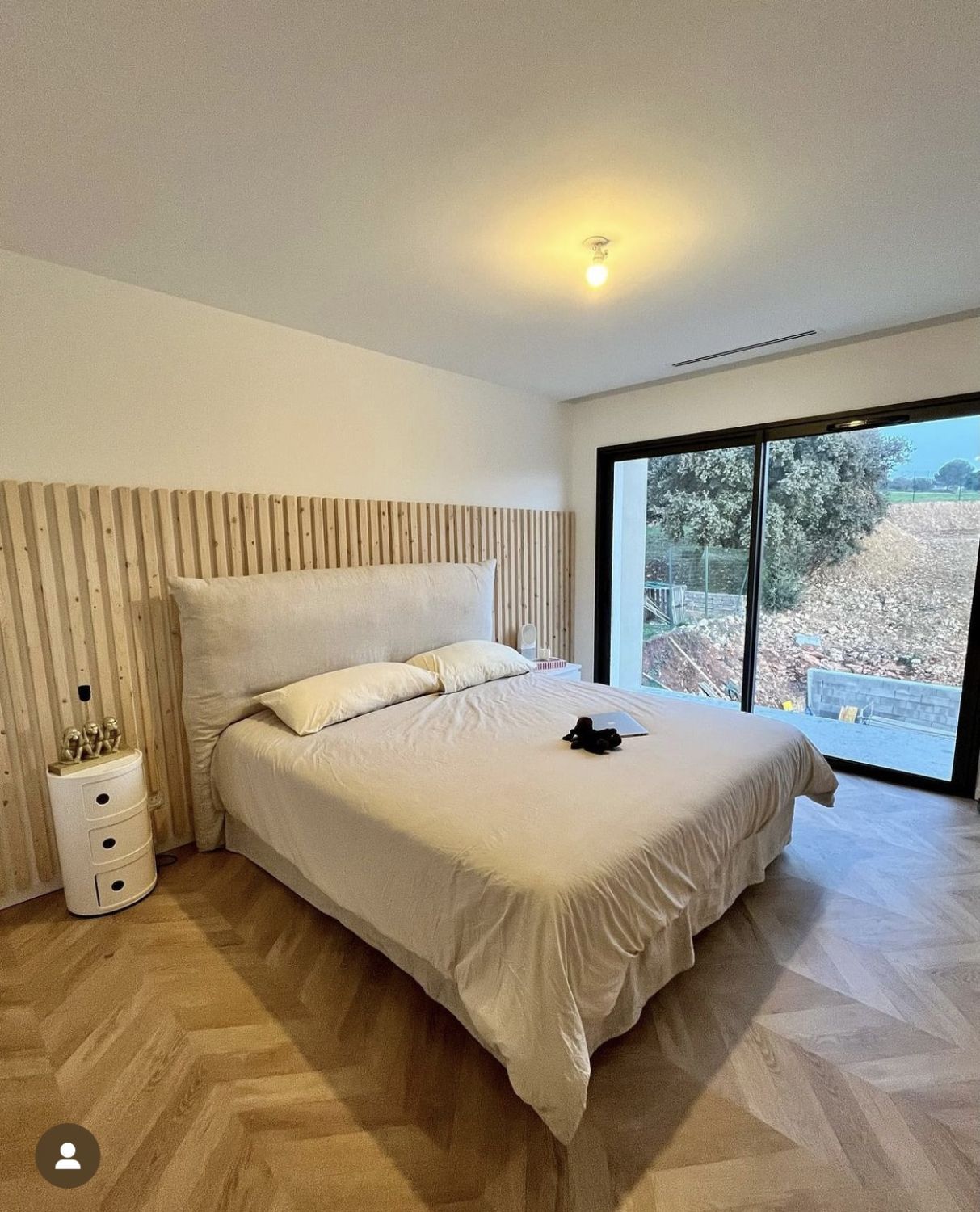 Contemporary villa with large garden 1800 m²