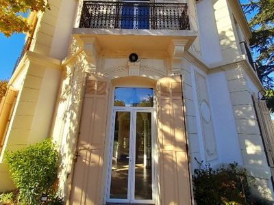 Domaine avec grand terrain et piscine 