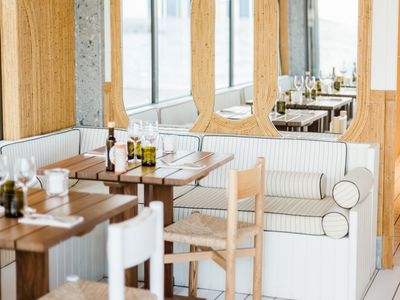 Beach Restaurant Cannes – 100 Guests Near Croisette