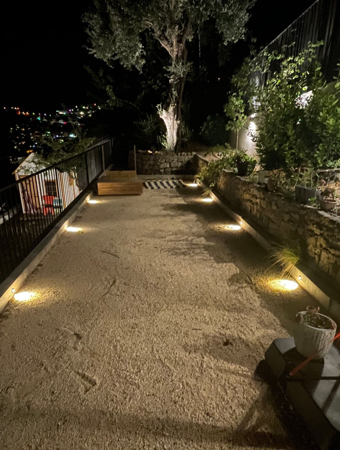 Jardin et piscine vue époustouflante