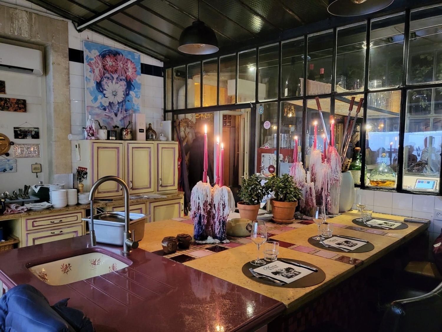 Magnificent restaurant with large private garden
