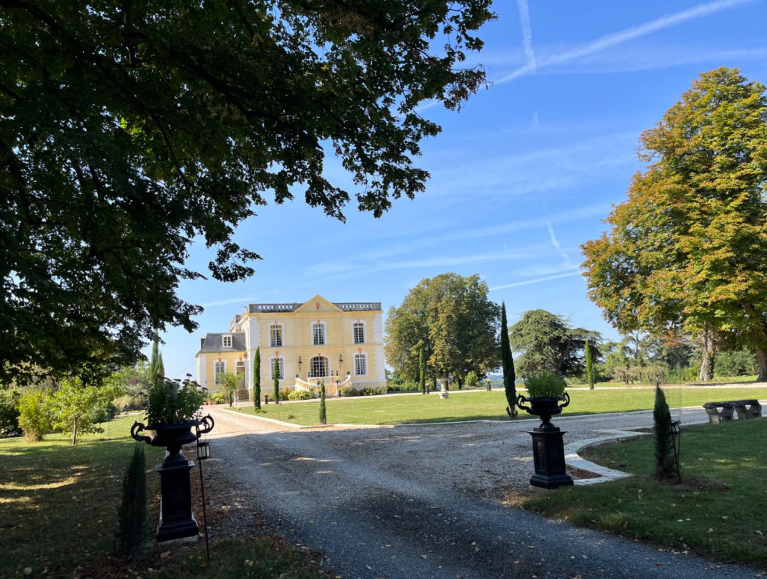 18th century castle, exceptional view 40 minutes from Paris South, road, air and river access