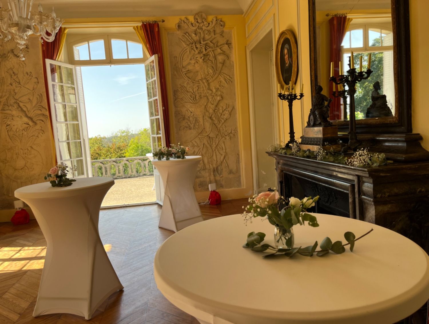 18th century castle, exceptional view 40 minutes from Paris South, road, air and river access