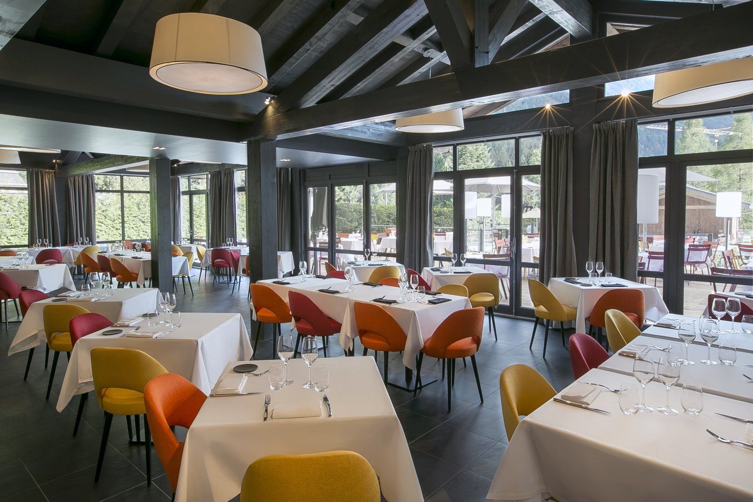 Restaurant with Breathtaking Mountain Views in Chamonix-Mont-Blanc