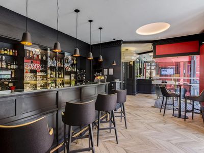 Restaurant with Breathtaking Mountain Views in Chamonix-Mont-Blanc