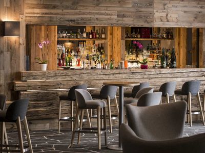 Bar & restaurant avec vue 360° sur les montagnes des Alpes