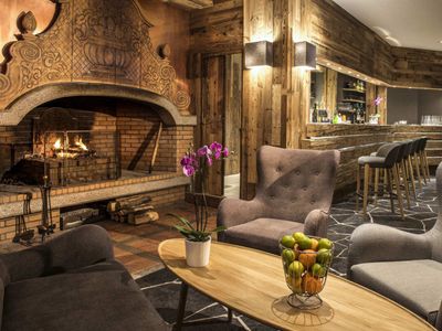 Bar & restaurant avec vue 360° sur les montagnes des Alpes