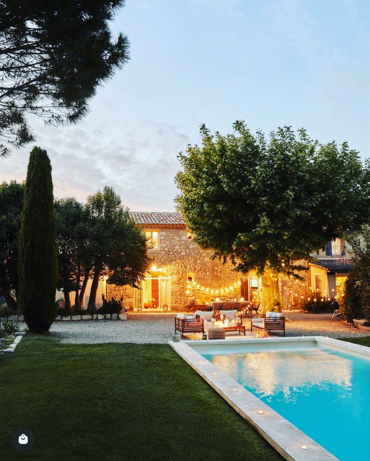 Provençal farmhouse with heated swimming pool