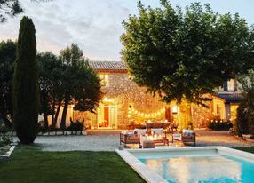 Provençal farmhouse with heated swimming pool