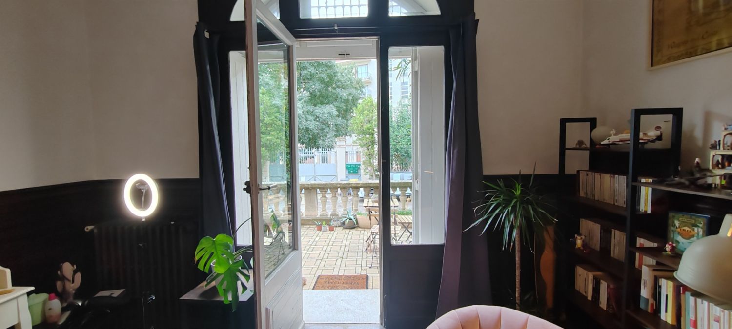 Living room in bourgeois house with character