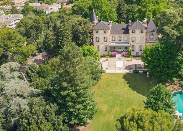 Château with heated swimming pool and French garden