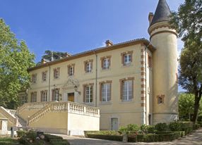 Château with heated swimming pool and French garden