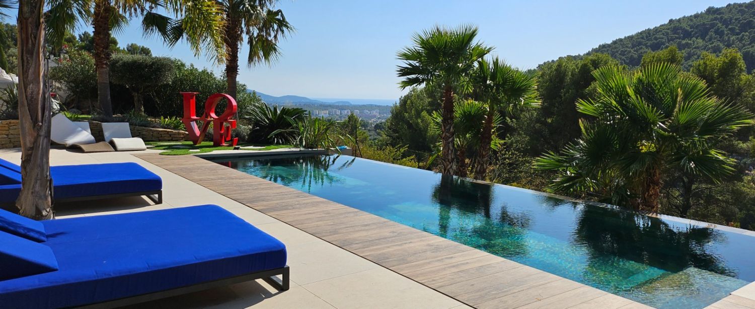 Architect-designed villa with sea and mountain views