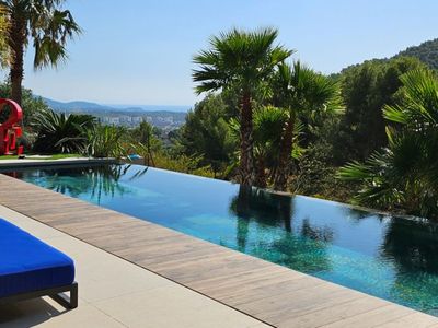 Architect-designed villa with sea and mountain views