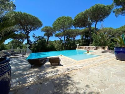 Provençal villa with swimming pool and refined decoration