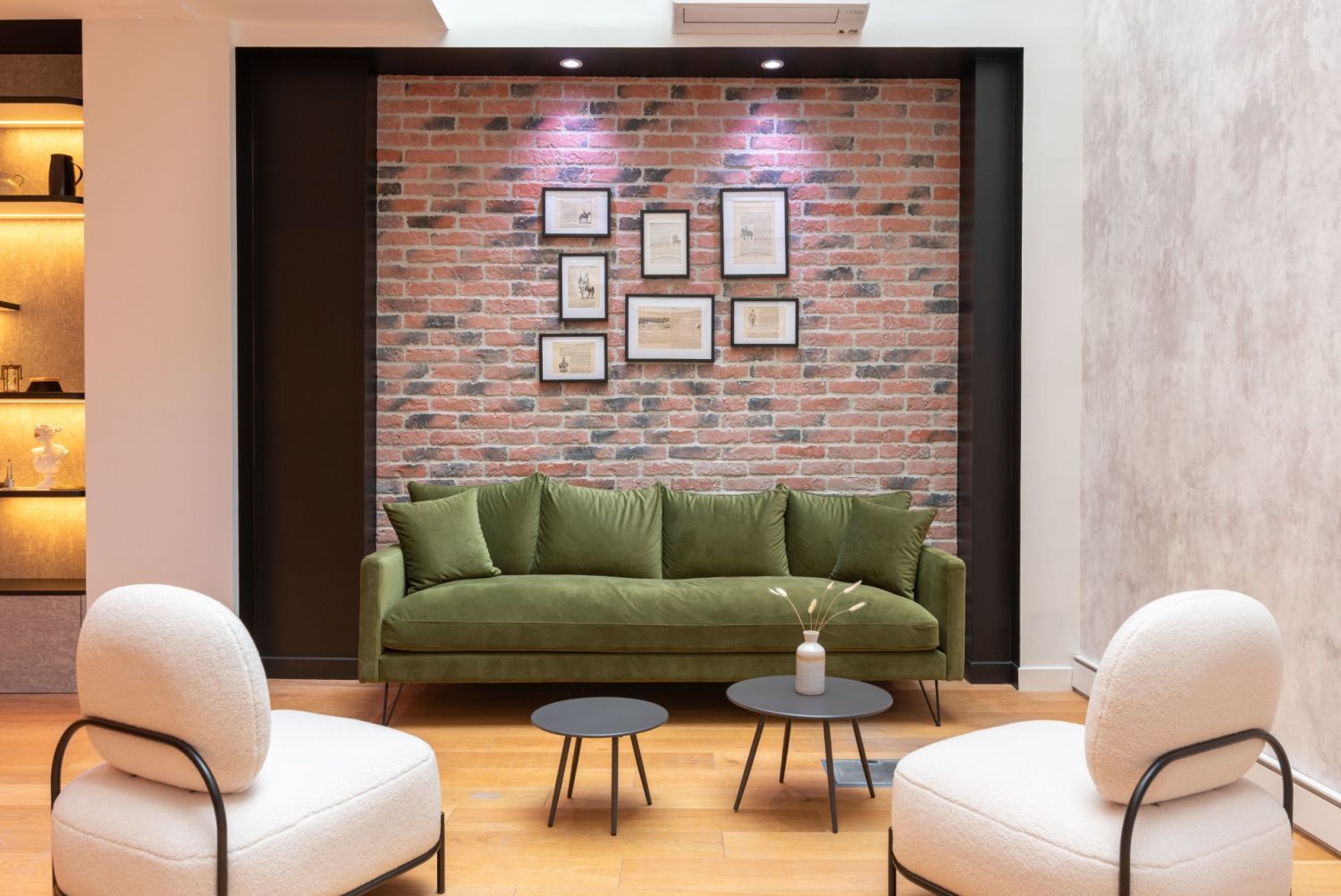 Atypical and bright loft in the heart of Paris