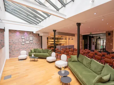 Former Parisian Stable: Unique Event Space in République