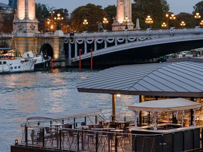Mediterranean Floating Restaurant in Paris - Unique Event Venue