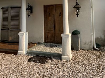 Maison contemporaine avec jardin et piscine 