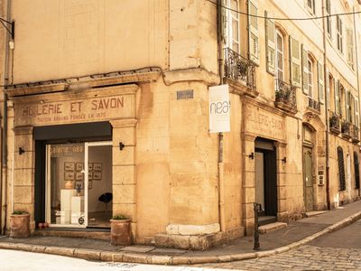 AIX EN PROVENCE ART GALLERY HISTORICAL HEART