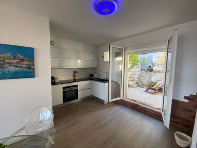 House facing the sea