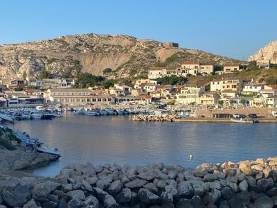 House facing the sea