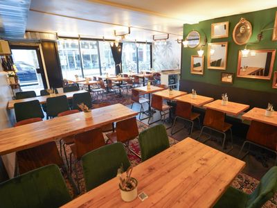 Cozy Parisian Restaurant for Private Events