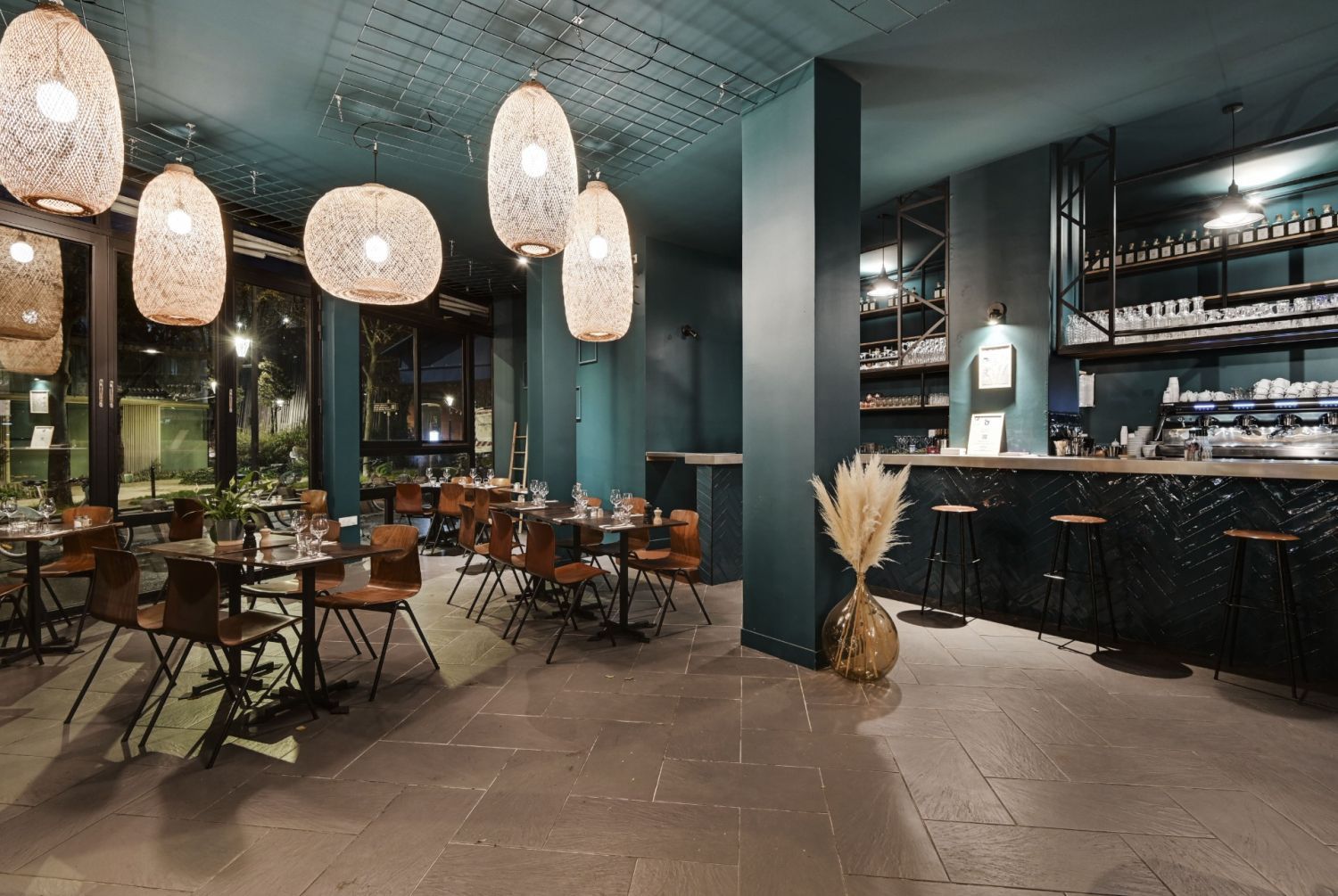 Restaurant with stage