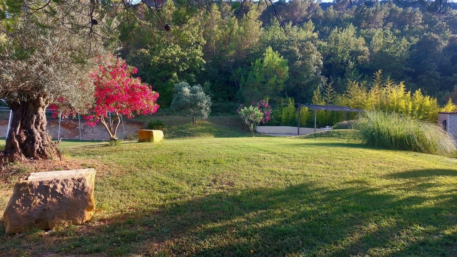 Property rental (exterior) for weddings, events, family celebrations