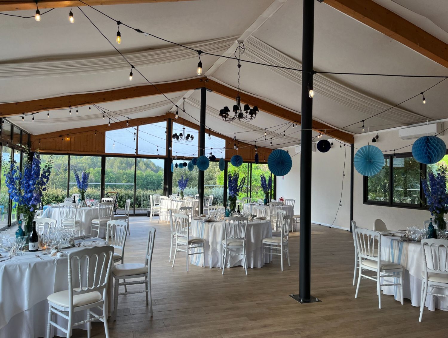 Reception room in the middle of an equestrian center