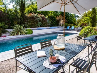 Guest house with heated swimming pool on the edge of the pond