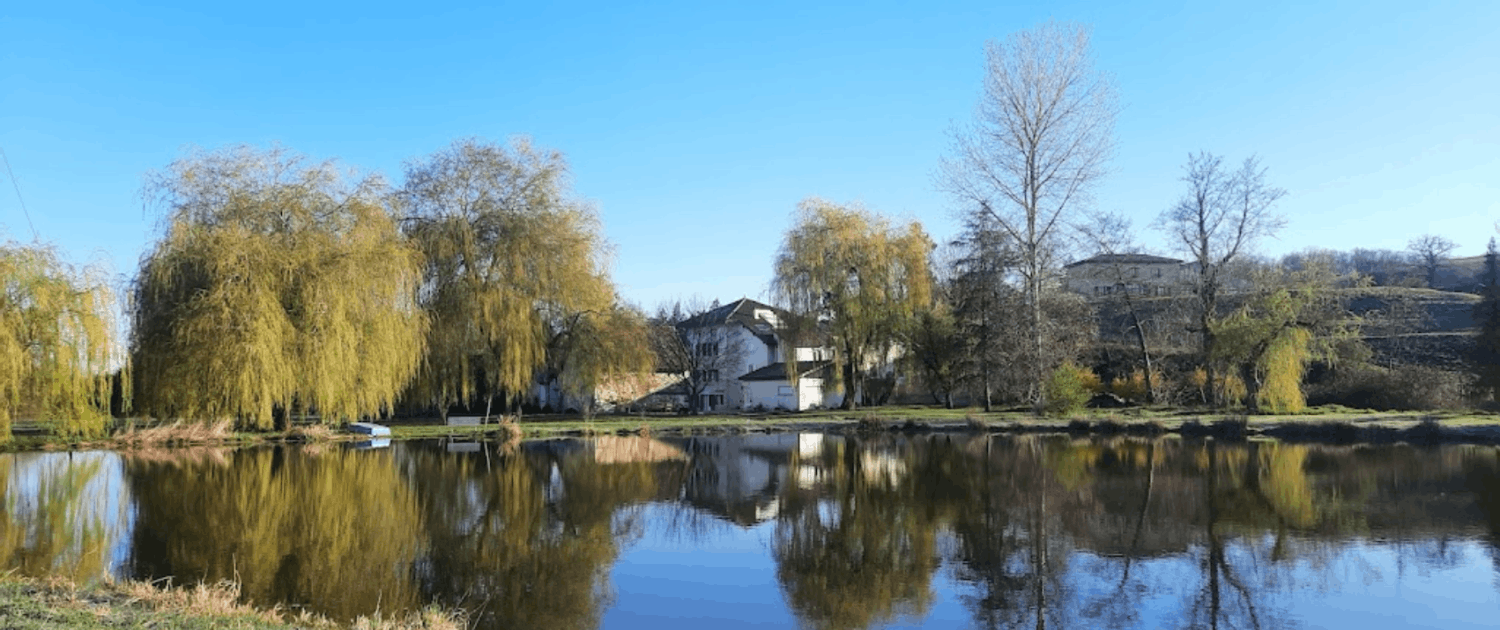 Maison d'hôtes avec piscine chauffée au bord de l'étang