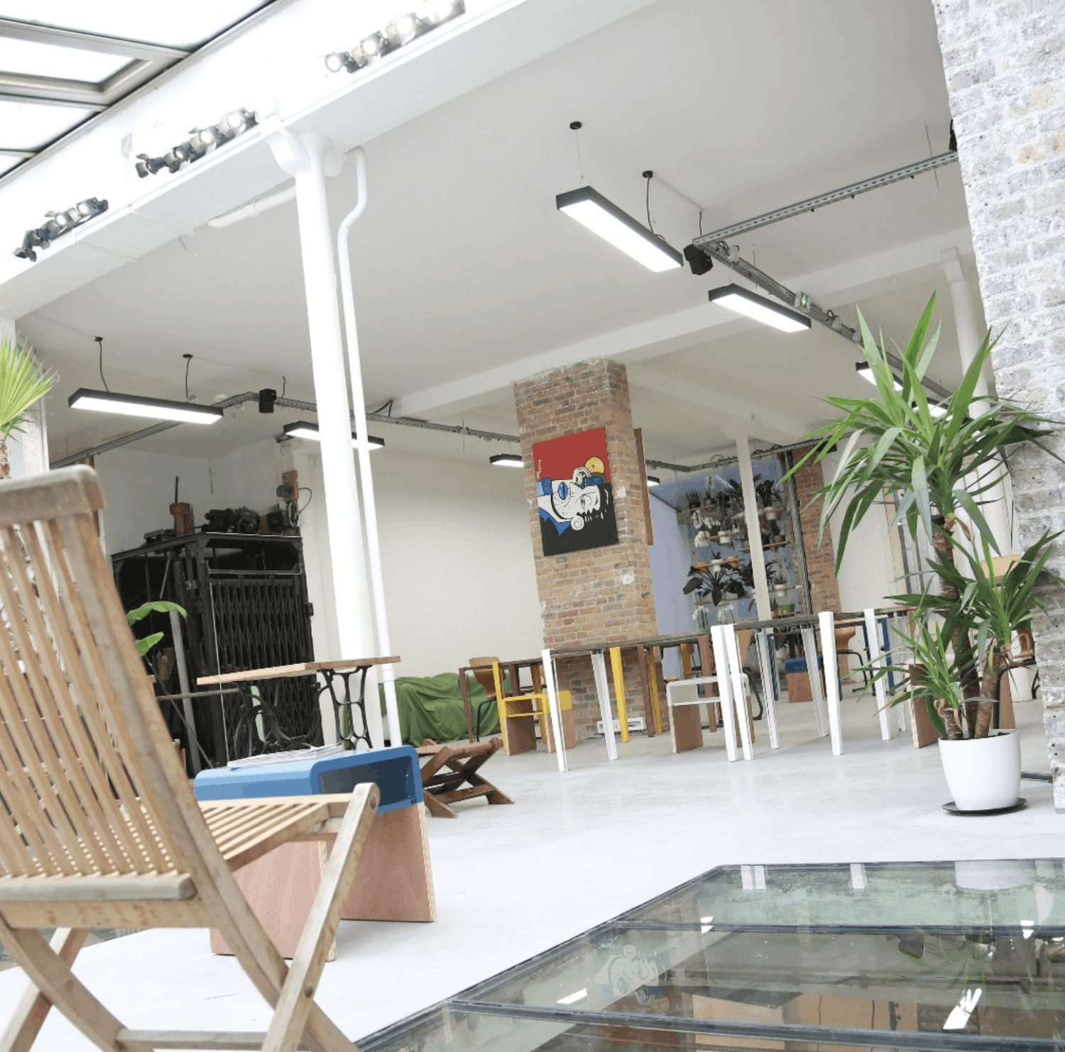 Atypical bright loft under glass roof