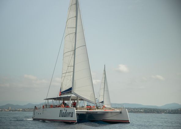 Maxi catamaran for your private or professional event