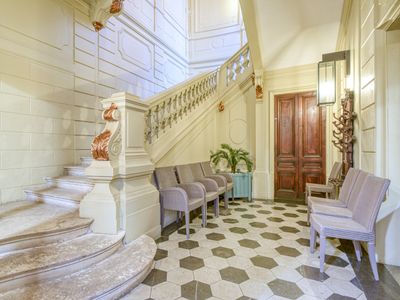 Exceptional Haussmann style nestled a stone's throw from Place Bellecour