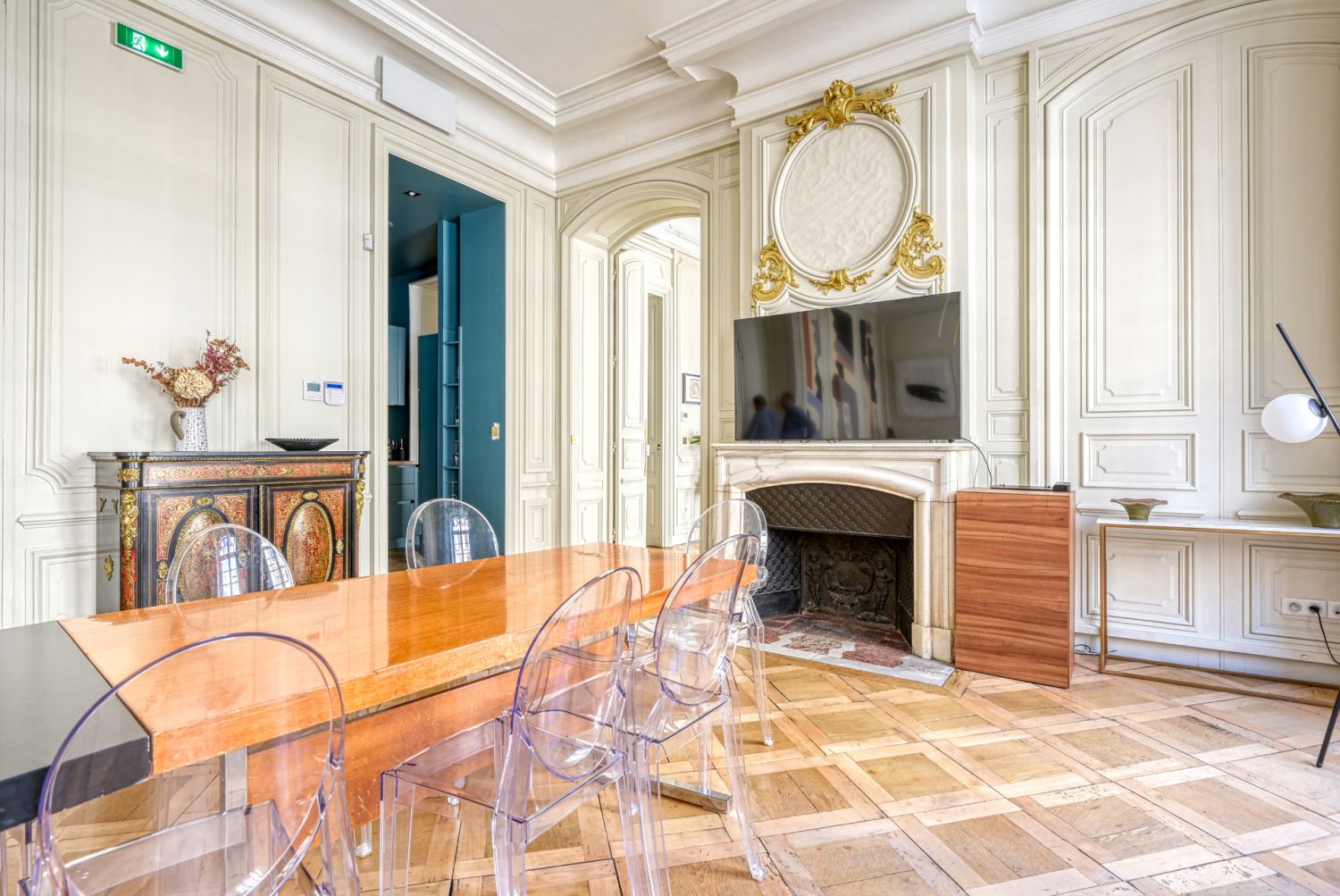 Exceptional Haussmann style nestled a stone's throw from Place Bellecour