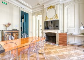 Exceptional Haussmann style nestled a stone&#39;s throw from Place Bellecour