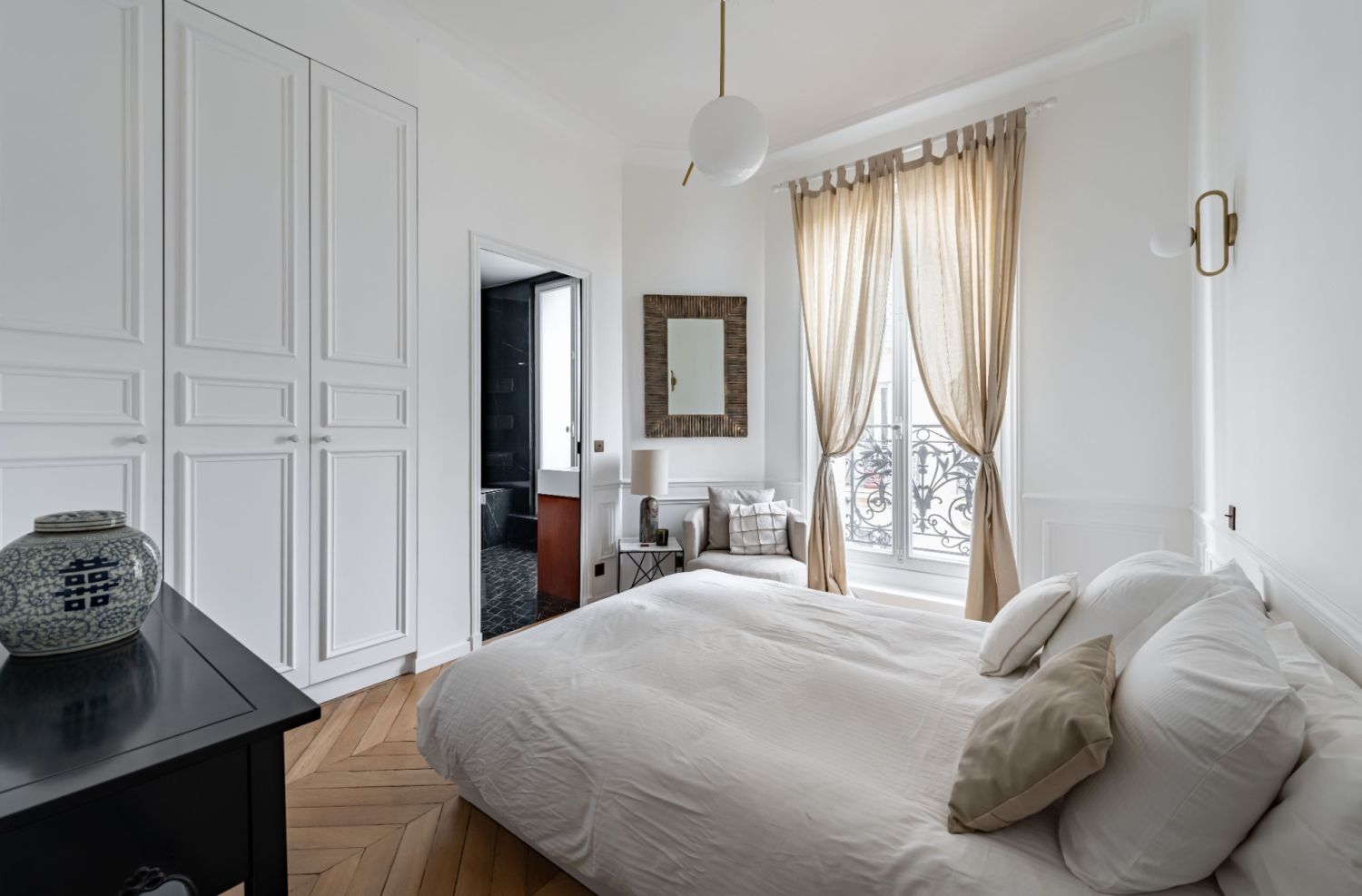Luxury Paris Apartment with Notre-Dame Views - Event Venue