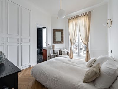 Luxury Paris Apartment with Notre-Dame Views - Event Venue