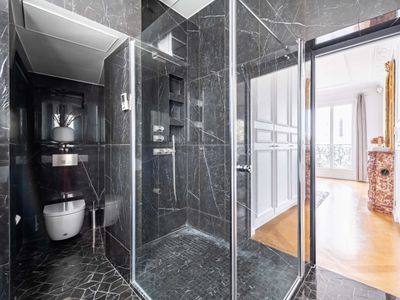 Luxury Paris Apartment with Notre-Dame Views - Event Venue